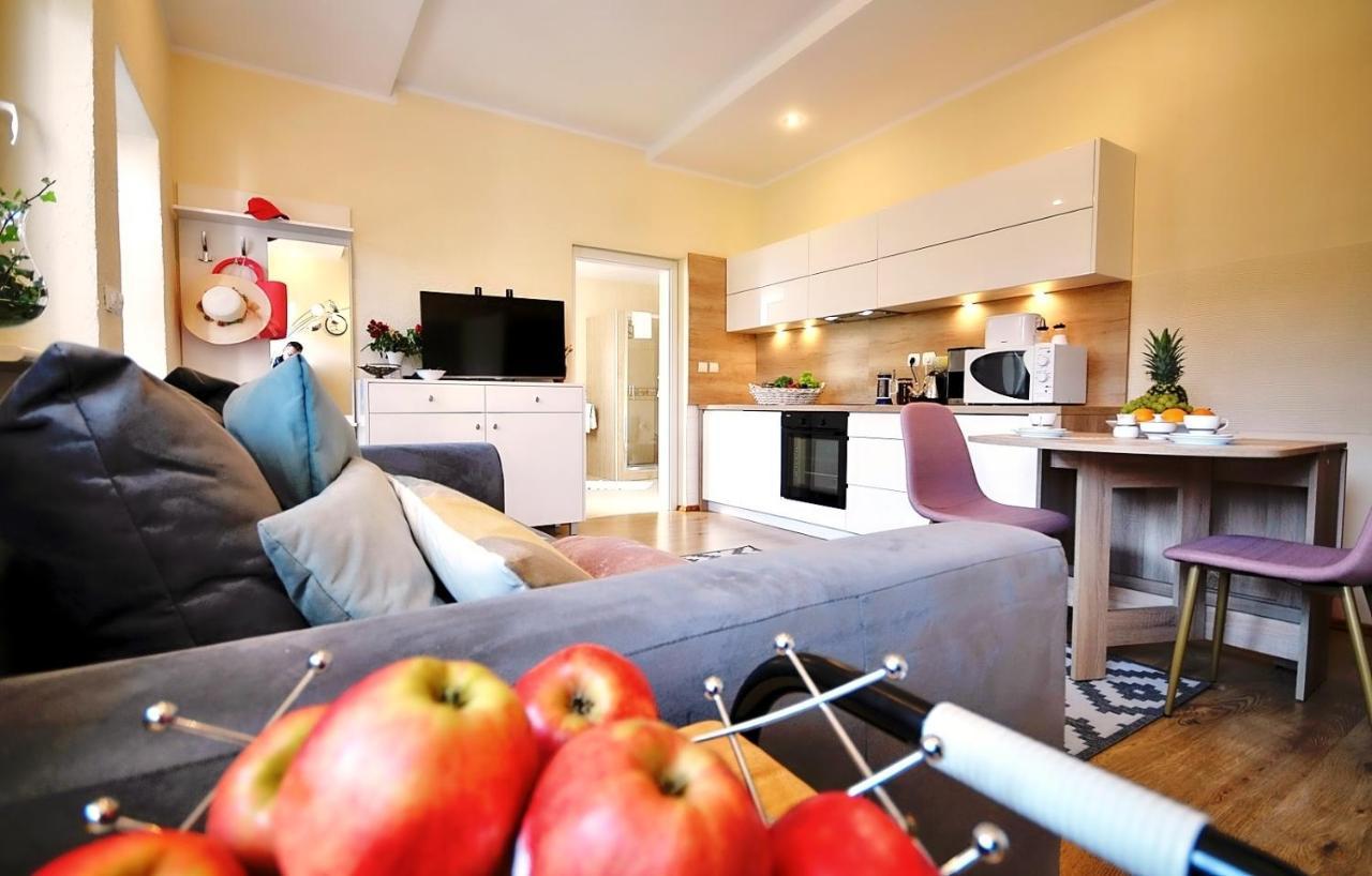 Plaza Apartament أوسترونيه مورسكية المظهر الخارجي الصورة