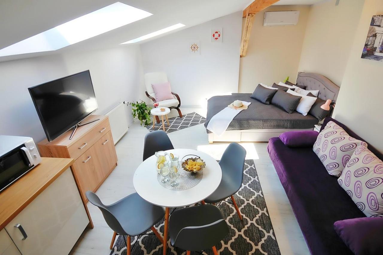 Plaza Apartament أوسترونيه مورسكية المظهر الخارجي الصورة
