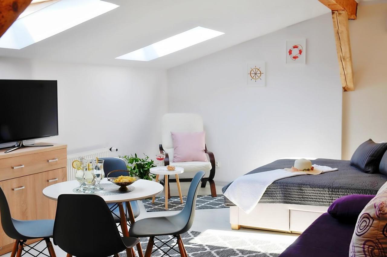 Plaza Apartament أوسترونيه مورسكية المظهر الخارجي الصورة