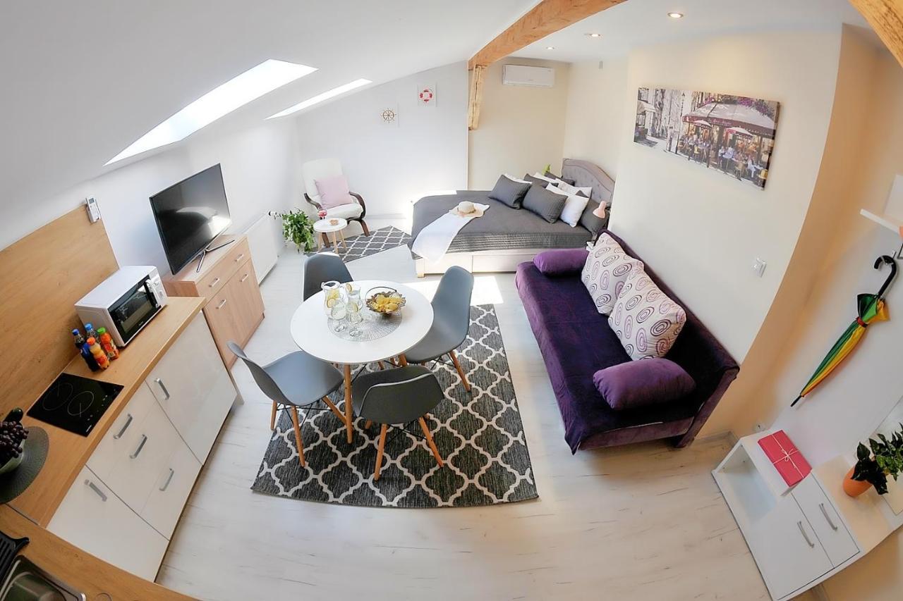 Plaza Apartament أوسترونيه مورسكية المظهر الخارجي الصورة